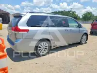 2011 Toyota SIENNA фото