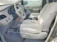 2011 Toyota SIENNA фото