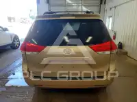 2011 Toyota SIENNA фото