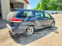 2011 Toyota SIENNA фото