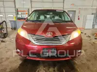 2011 Toyota SIENNA фото