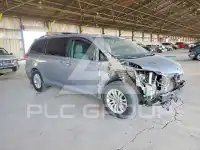 2011 Toyota SIENNA фото