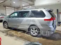 2011 Toyota SIENNA фото