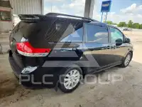 2011 Toyota SIENNA фото