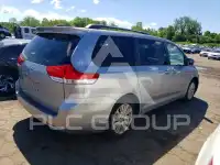 2011 Toyota SIENNA фото