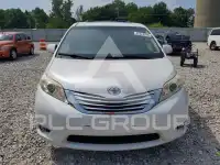2011 Toyota SIENNA фото