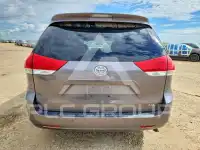 2011 Toyota SIENNA фото