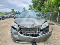 2011 Toyota SIENNA фото