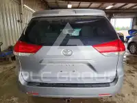 2011 Toyota SIENNA фото