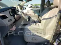 2011 Toyota SIENNA фото