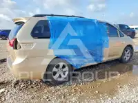 2011 Toyota SIENNA фото