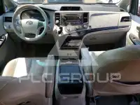 2011 Toyota SIENNA фото