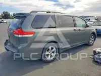 2011 Toyota SIENNA фото