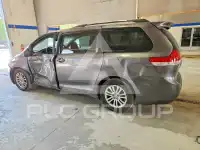 2011 Toyota SIENNA photo