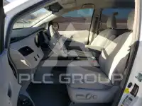 2011 Toyota SIENNA фото