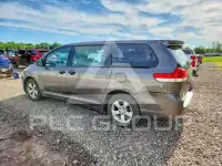2011 Toyota SIENNA photo