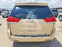 2011 Toyota SIENNA photo