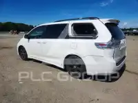 2011 Toyota SIENNA photo