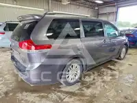 2011 Toyota SIENNA фото
