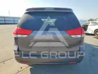 2011 Toyota SIENNA фото