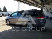2011 Toyota SIENNA фото