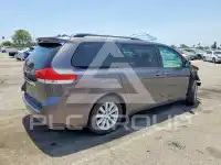 2011 Toyota SIENNA photo