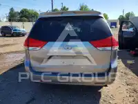 2011 Toyota SIENNA фото