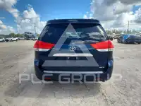 2011 Toyota SIENNA photo