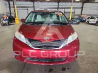 2011 Toyota SIENNA photo