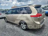 2011 Toyota SIENNA фото