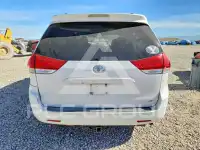 2011 Toyota SIENNA фото