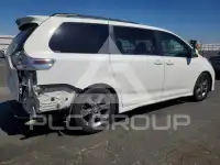 2011 Toyota SIENNA фото