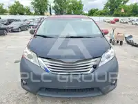2011 Toyota SIENNA photo