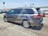 2011 Toyota SIENNA photo