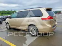 2011 Toyota SIENNA photo