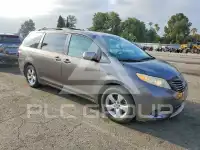 2011 Toyota SIENNA photo