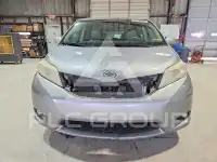 2011 Toyota SIENNA фото