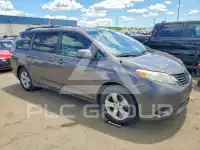 2011 Toyota SIENNA photo
