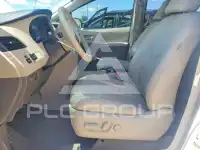 2011 Toyota SIENNA фото
