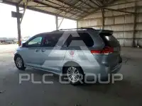 2011 Toyota SIENNA фото