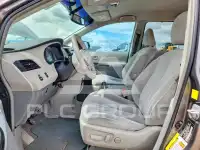 2011 Toyota SIENNA photo