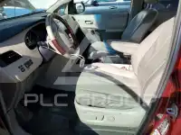 2011 Toyota SIENNA фото
