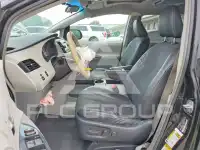 2011 Toyota SIENNA фото