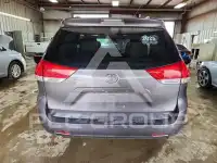 2011 Toyota SIENNA фото