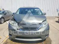 2011 Toyota SIENNA фото