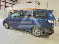 2011 Toyota SIENNA фото