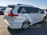2011 Toyota SIENNA фото