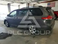 2011 Toyota SIENNA фото