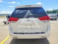 2011 Toyota SIENNA фото