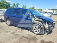 2011 Toyota SIENNA photo